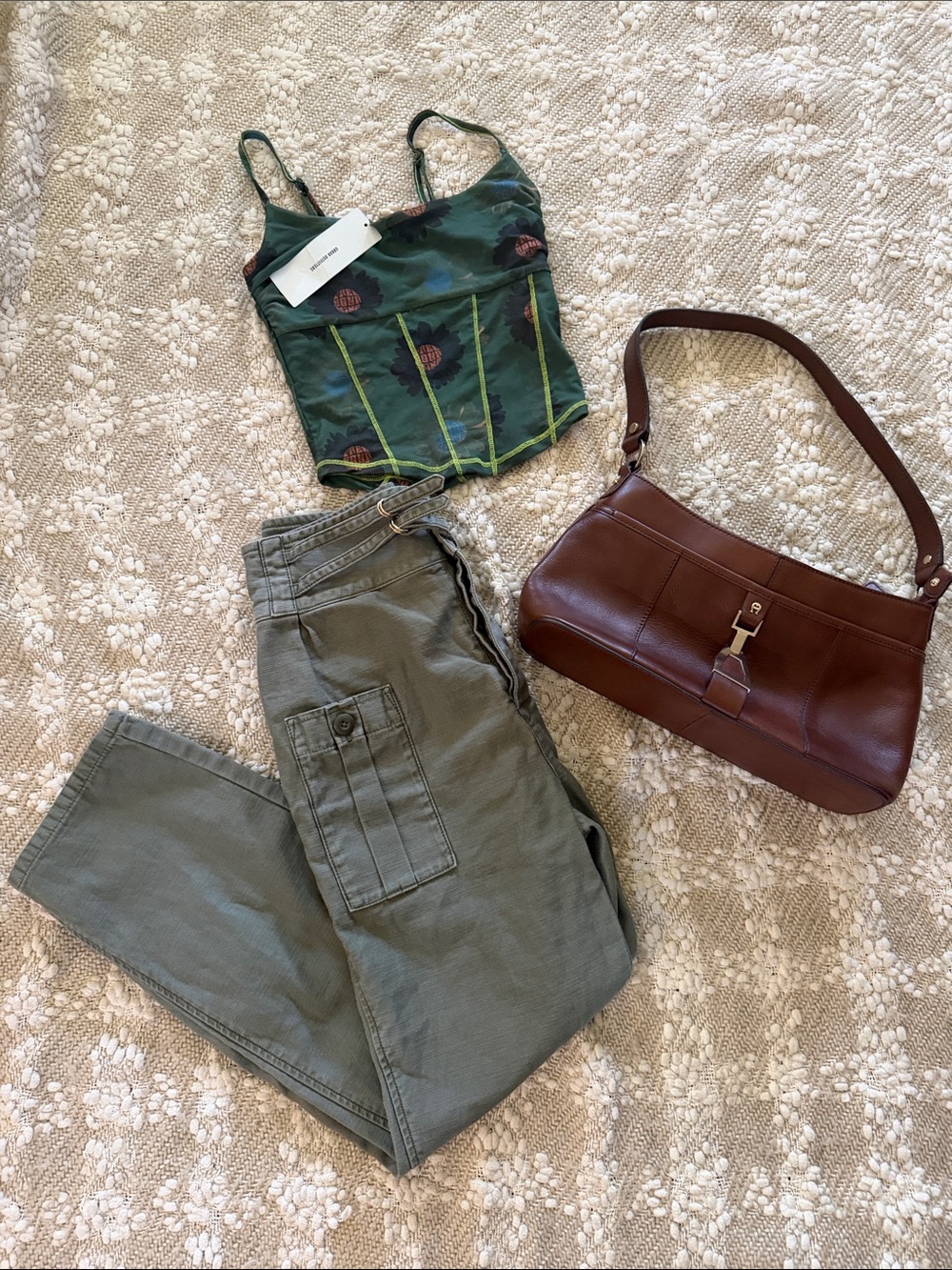 Frame denim military pants in olive green color